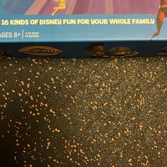 Disney cranium family edition. Like new condition. - Picture 6 of 7